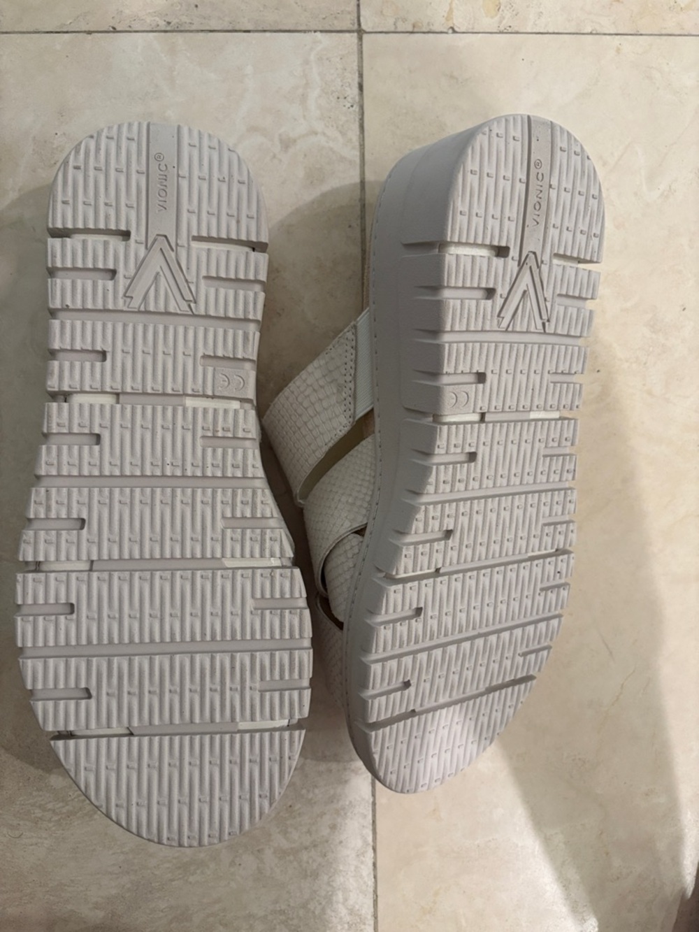 Vionic Uptown Sunset Ivory Crisscross Slide Sandals - Picture 7 of 8